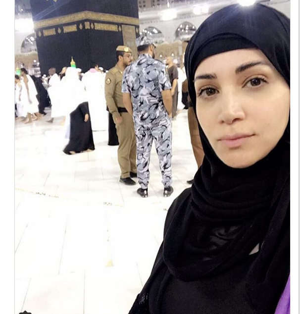 ننشر صور الفنانة ديانا حداد بالحجاب وبدون مكياج في مكة المكرمة - جريدتي نيوز